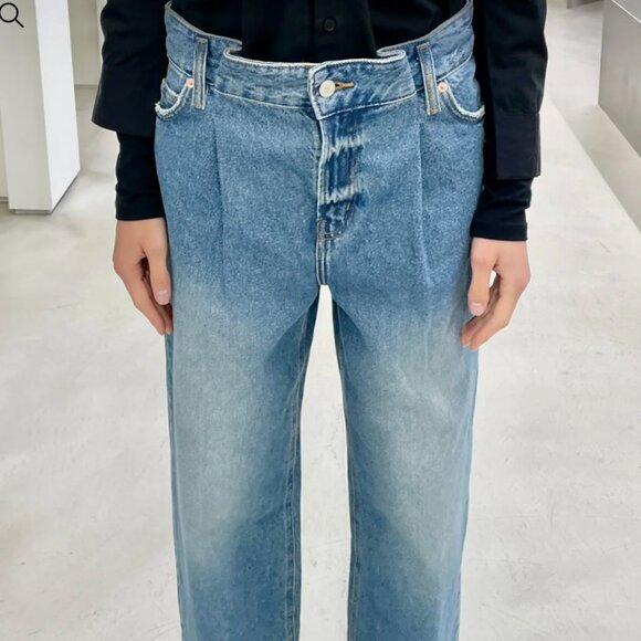 Oak & Fort Cropped High-Rise Pleated Jeans - Picture 2 of 10